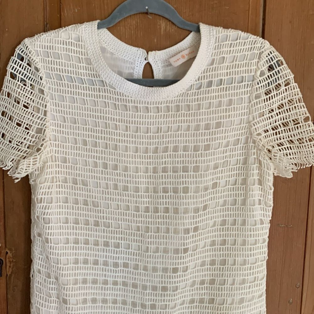 Tory Burch white crocheted short sleeve shift dress - Picture 3 of 12